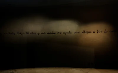 Soy artista, tengo 36 años y mi madre me ayuda para legar a fin de mes, (2012-2010)